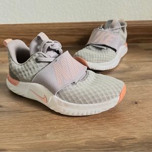 Nike Renew In Season TR9 Women Grey Taupe Running Shoes AR4543-004 size 5